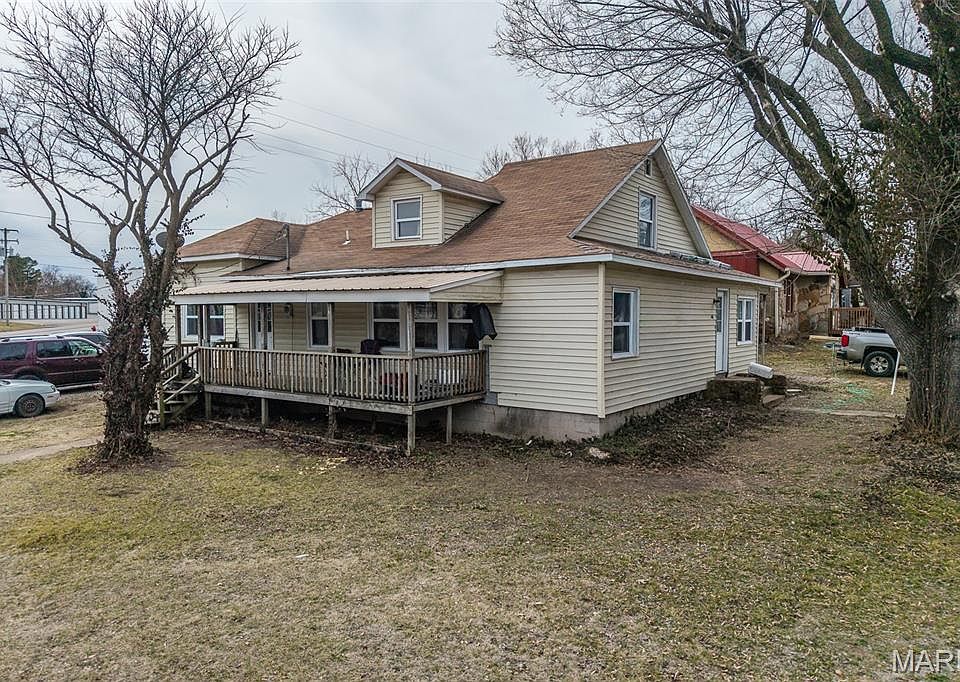 1st image of 588 Locust St