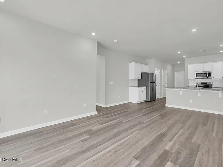 246 Arnette Dr #B — Photo 4
