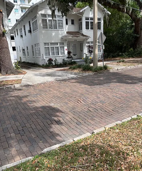 Four Plex on Brick Street, one block to Lake Eola, Two blocks to Publix