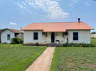 521 N 5th St, Crowell, TX 79227