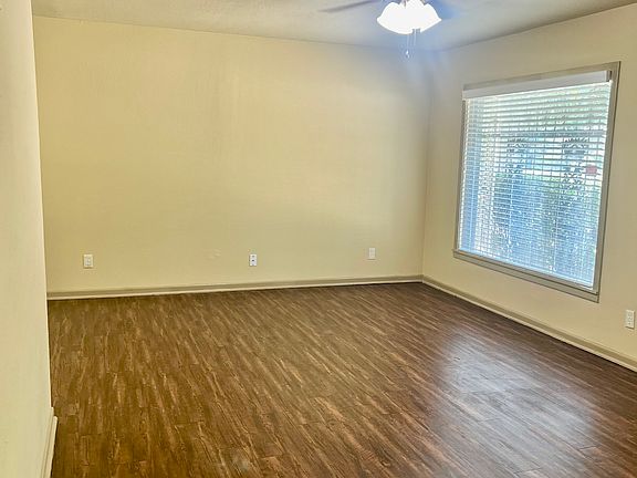 5th image of 2332 Linda Ln
