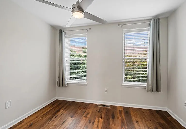 424 Oakdale Pl NW — Photo 19