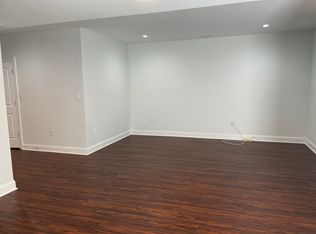 7202 Pine Dr, Annandale, VA 22003