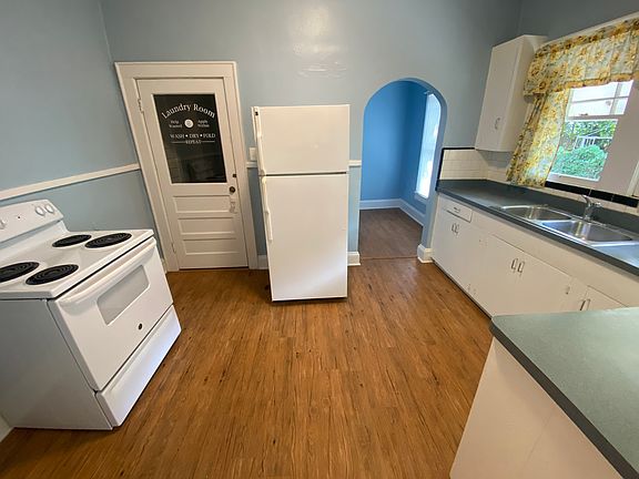 4th image of 2316 Gilmore St