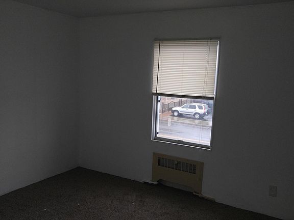 4th image of 40 W 400 N APT 3