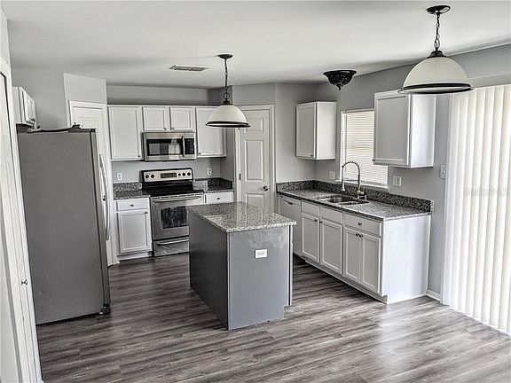 4th image of 5006 Strada Dr