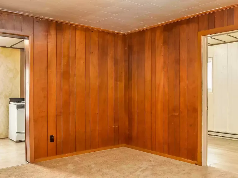 336 Stewart Street - B — Photo 7