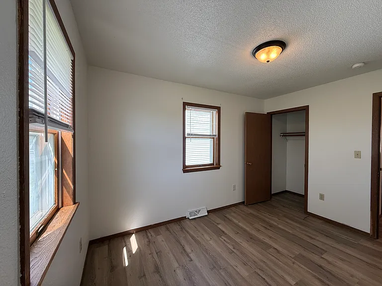 1012 Castlewood Dr — Photo 9