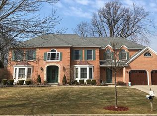 39 Snyderwoods Ct, Amherst, NY 14226