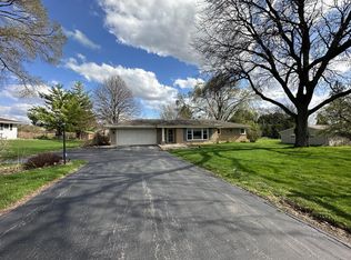 S65W13805 Sherwood Cir, Muskego, WI 53150