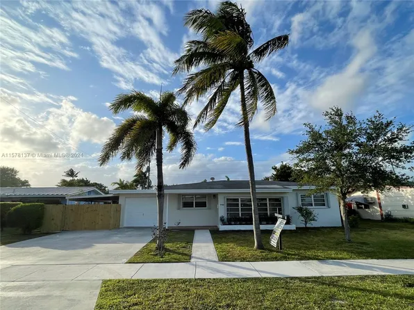 9465 Nassau Dr, Cutler Bay, FL 33189