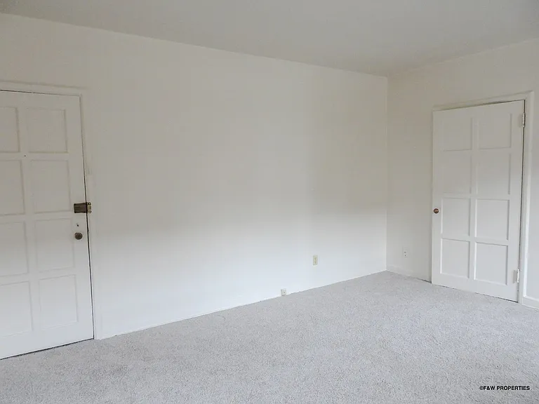 775 E. Broad St — Photo 33