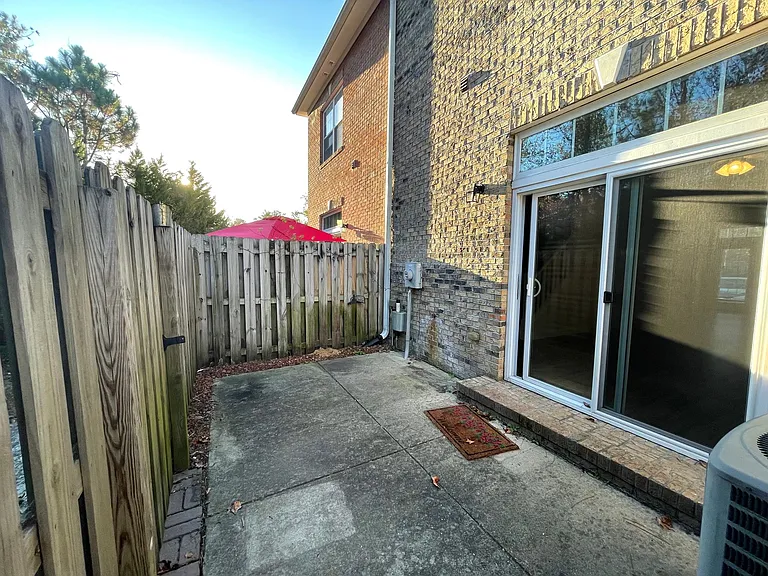 4804 Exton Park Loop — Photo 9