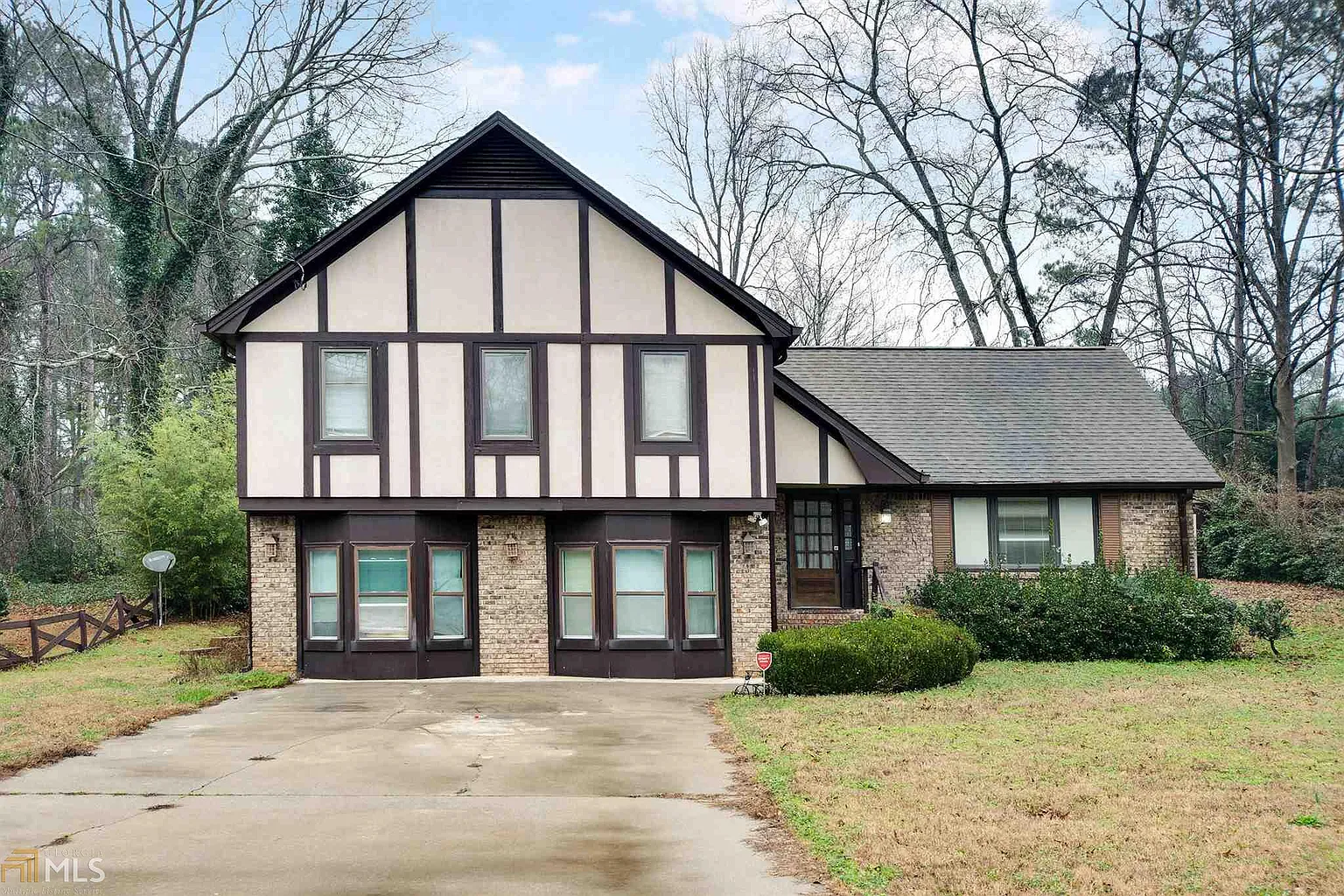 2528 Three Bars Dr photo 1