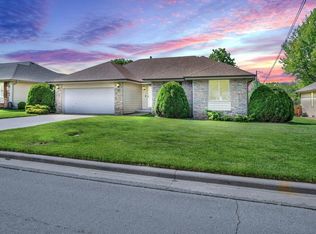 1412 W Deerfield St, Springfield, MO 65807