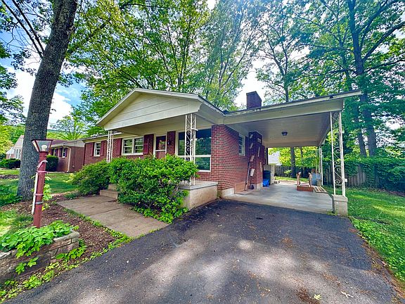 4th image of 1020 Cliftwood Cir