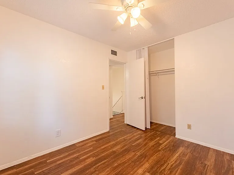 9604 Blue Creek Ln — Photo 14