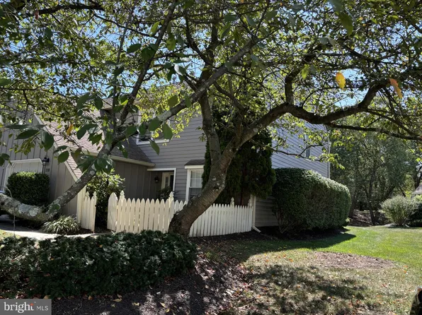110 Orchard Ct, Blue Bell, PA 19422