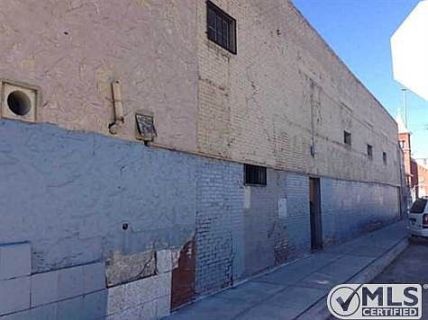 5th image of 3031 Alameda Ave
