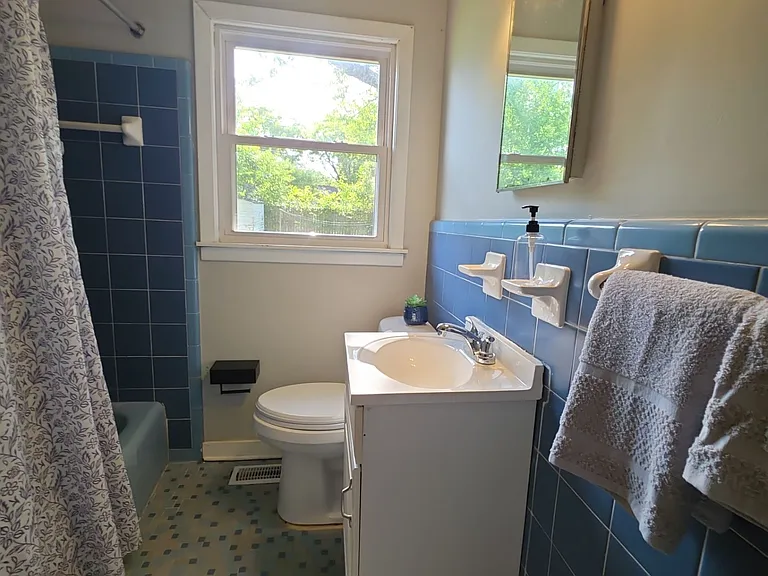 3204 Berkley St SW — Photo 8