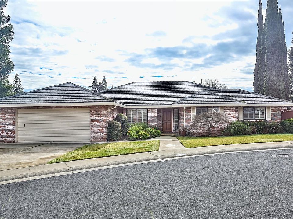1st image of 103 Pebble Beach Ct