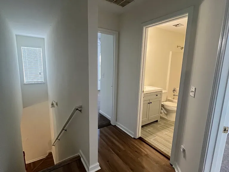 421 Holland Springs Dr — Photo 27