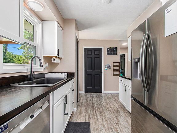 5th image of 3656 Arbor St