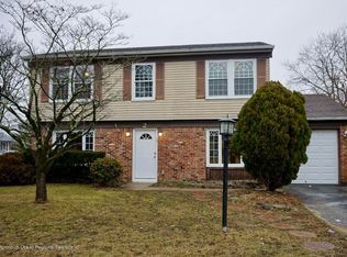 2 Compass Ln, Barnegat, NJ 08005