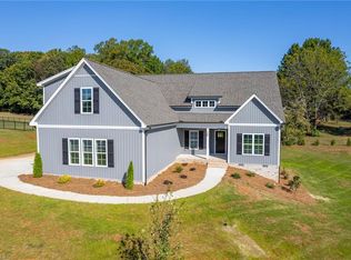 135 Beauchamp Oaks Ct, Advance, NC 27006