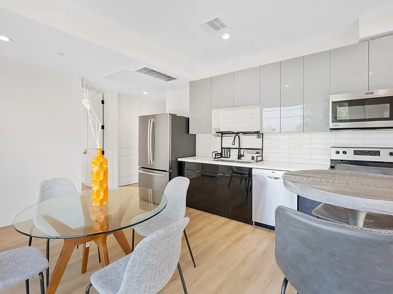 3105 S Normandie Ave #B2 — Photo 4