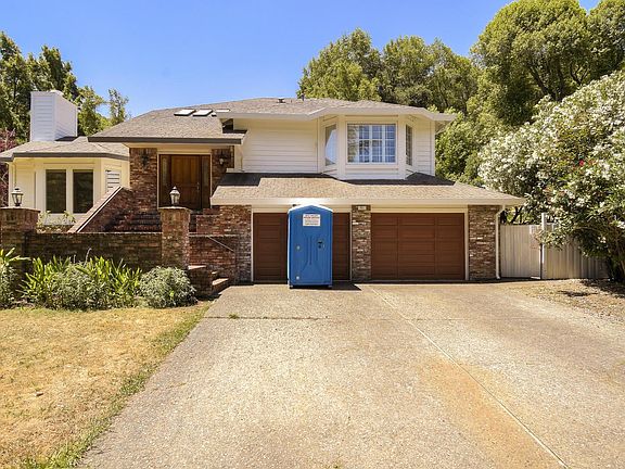 3rd image of 61 Pacheco Creek Dr