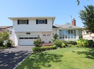 959 Glenridge Ave, Valley Stream, NY 11581