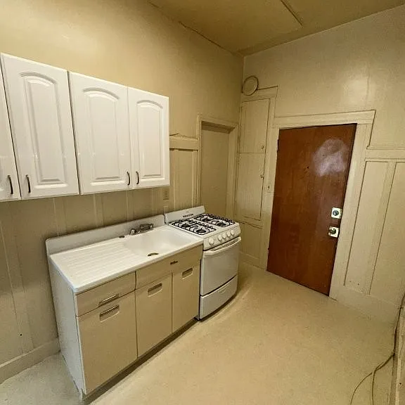 22546 Main St #18 — Photo 3