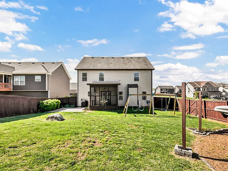 109 Easton Dr — Photo 36