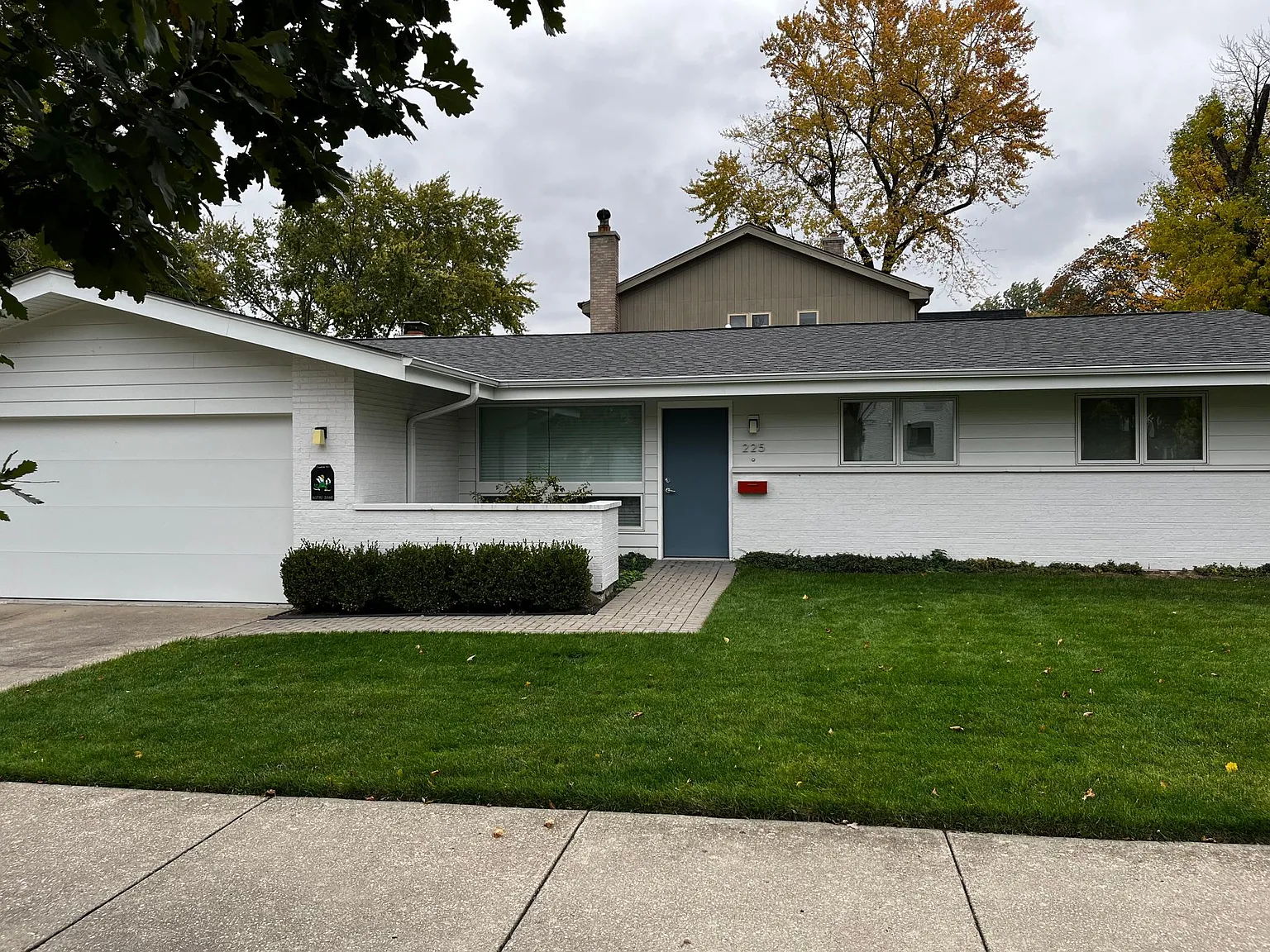 225 E Columbia Ave photo 1