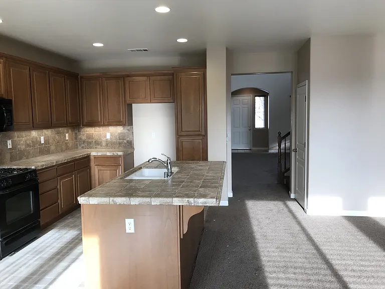 1235 Bluegrass Ct — Photo 11