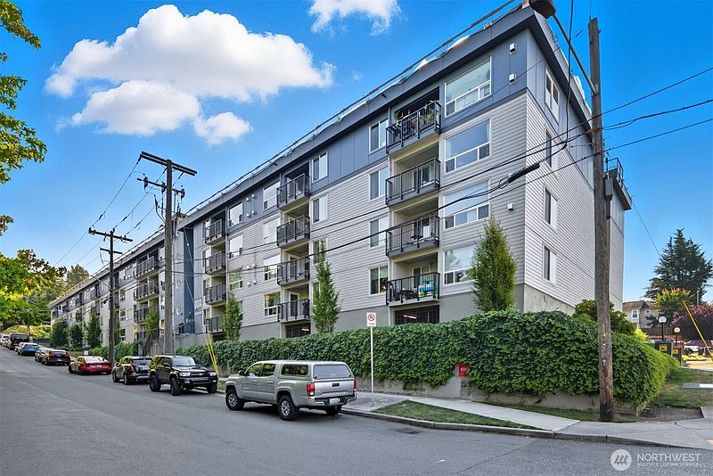 4th image of 9416 1st Avenue NE #305