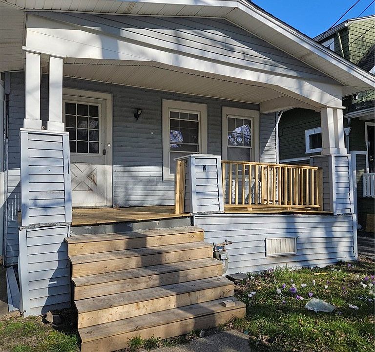 1st image of 27 Stevens Ave