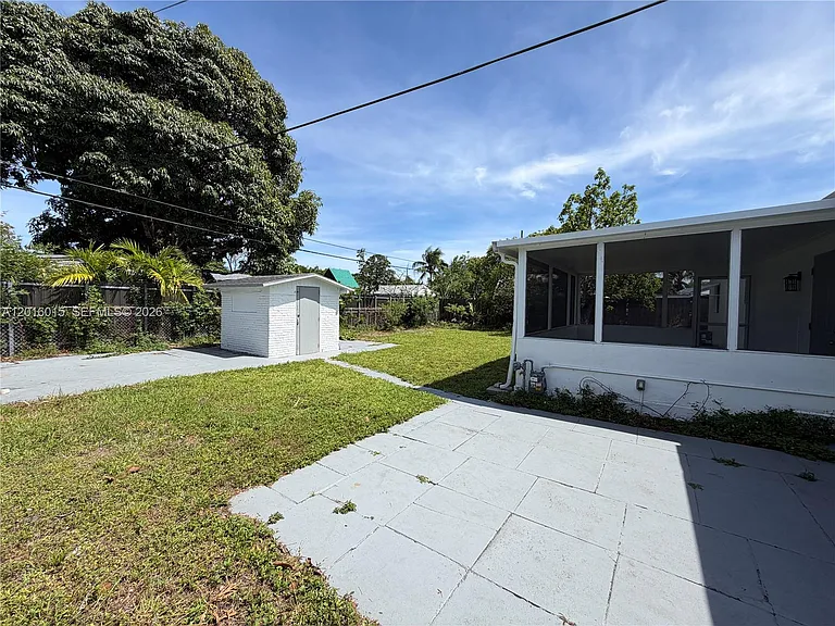 1740 SW 47th Ave — Photo 18