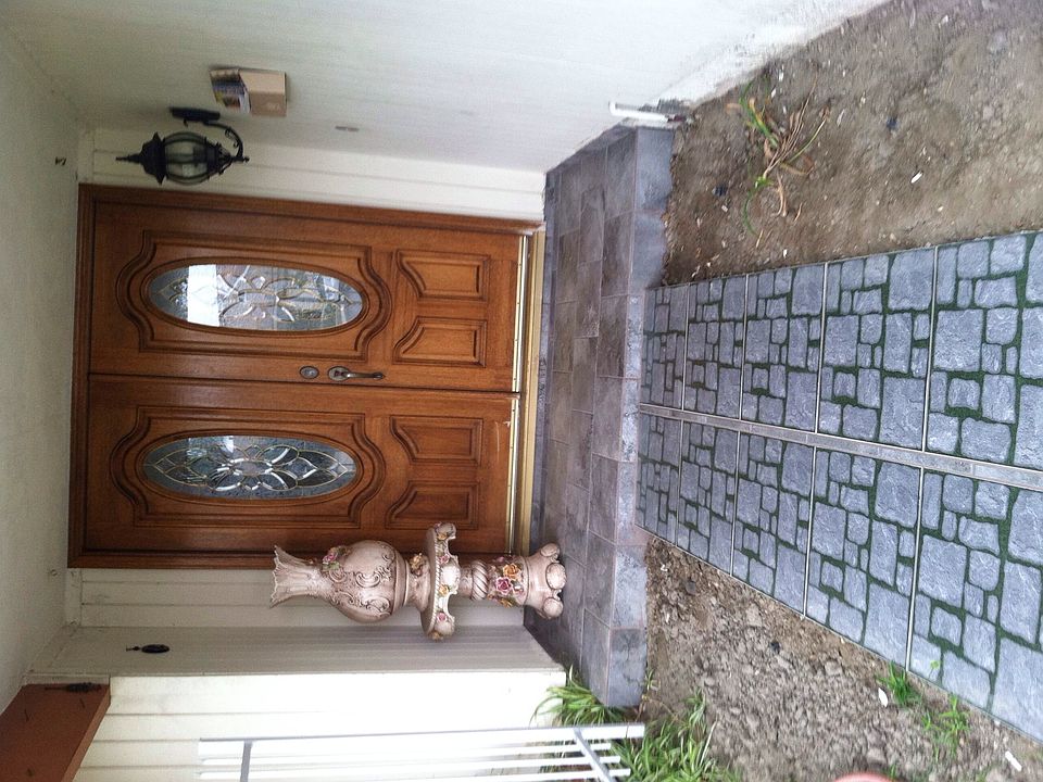 2nd image of 7912 Carolyn Cir