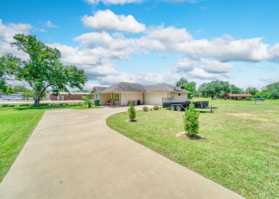 115 & 203 W South St, Madisonville, TX 77864 MLS 7427711 Zillow