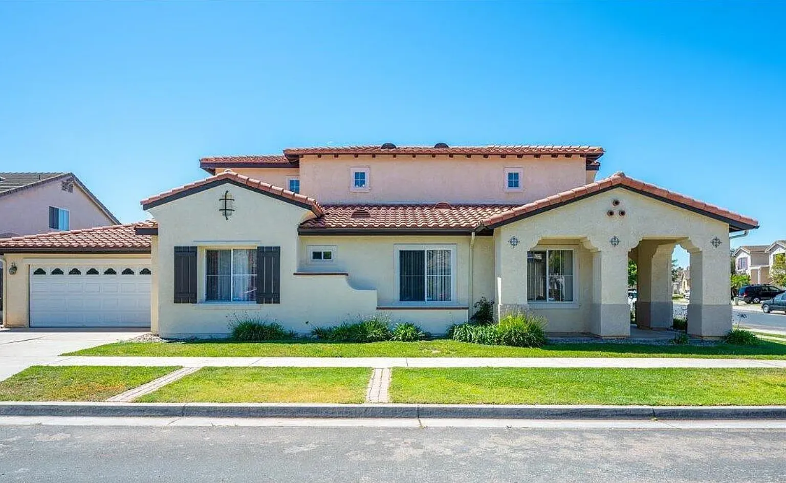 4 bed, 1832 sqft, $4,300 — Photo 1