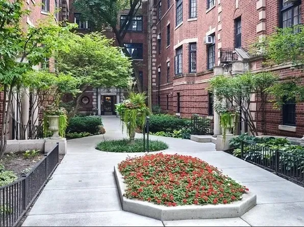 507 W Aldine Ave APT 1B, Chicago, IL 60657