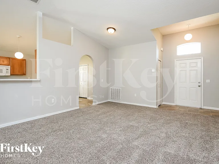 926 Killarney Ln — Photo 8