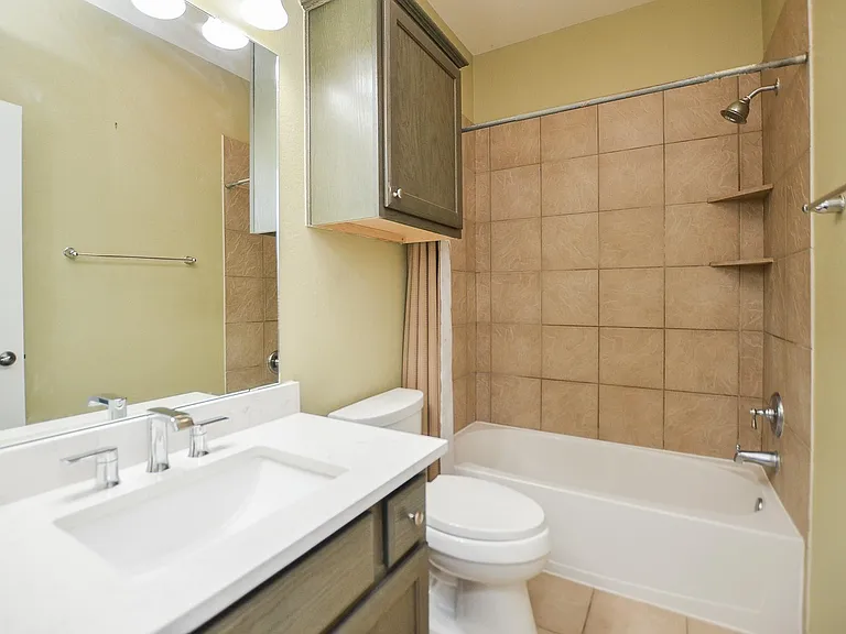 4315 Village Forest Dr — Photo 40