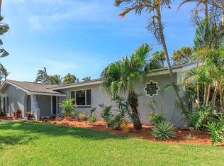 374 W Osceola Ln, Cocoa Beach, FL 32931