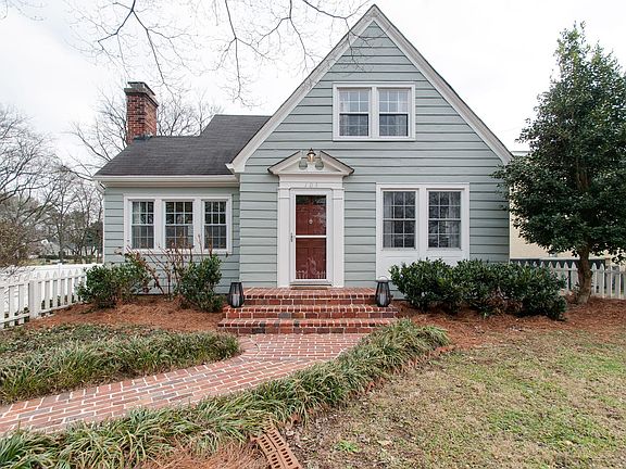 3rd image of 105 Lincoln Ct