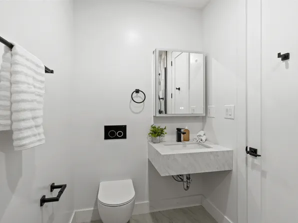 357 Leonard Street image 9 of 11