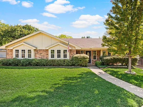 2724 Westridge Dr, Arlington, TX 76012