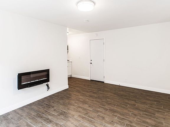 2nd image of 122 W Canada #D